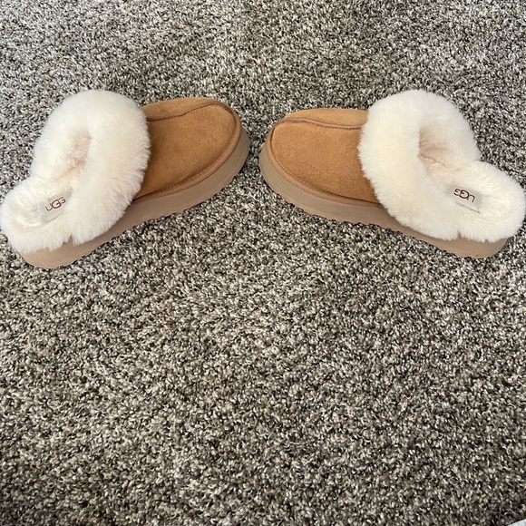 Ugg slip ons - Picture 2 of 4